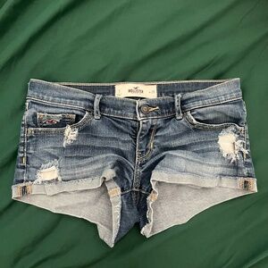 Hollister low rise denim jean short size 3 / 26